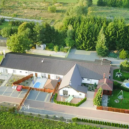 Σπίτι διακοπών Large With Summer Pool And Sauna *