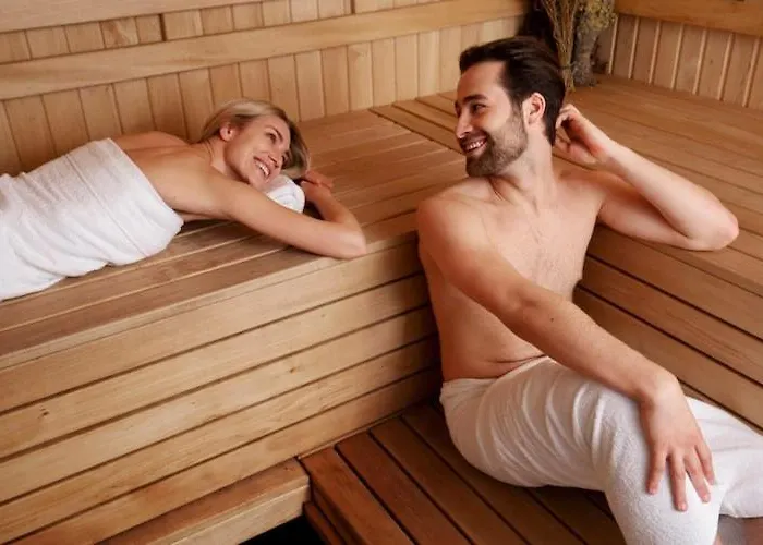 Large With Summer Pool And Sauna Сasa de vacaciones